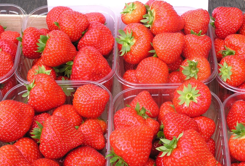 Aardbeien in supermarkten bevatten residuen van middelen